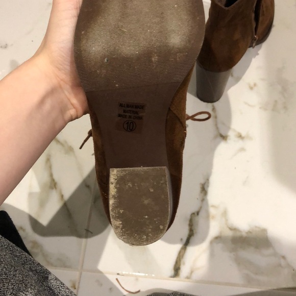 🌟2 for 35$🌟 Adorable brown heeled booties - Picture 5 of 5